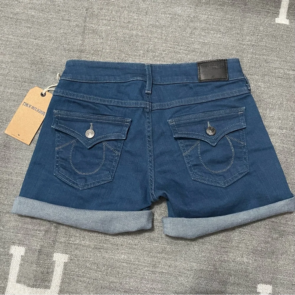 NWT True Religion Cassie Rolled Hem Denim Short Jean Minimalist Capsule